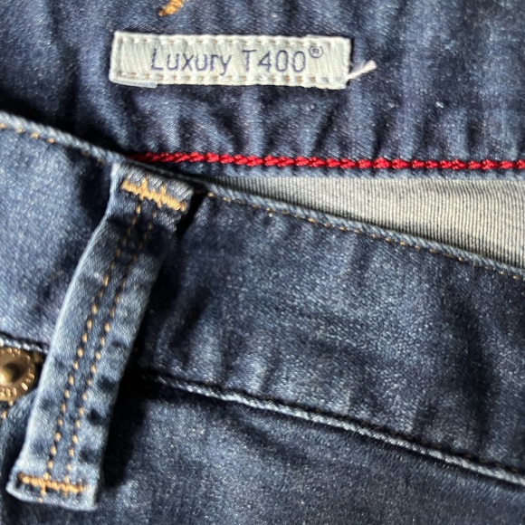 Men’s Modern Fit Jeans - Picture 4 of 4